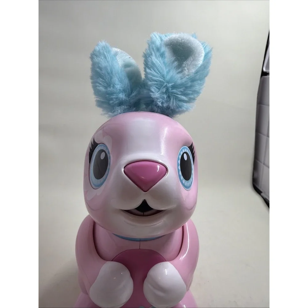 Zoomer Hungry Bunnies Shreddy Interactive Rabbit Toy - Pink. Tested Works.